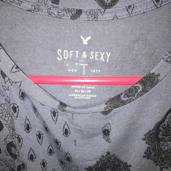 American Eagle Crop Top - Picture 2 of 2